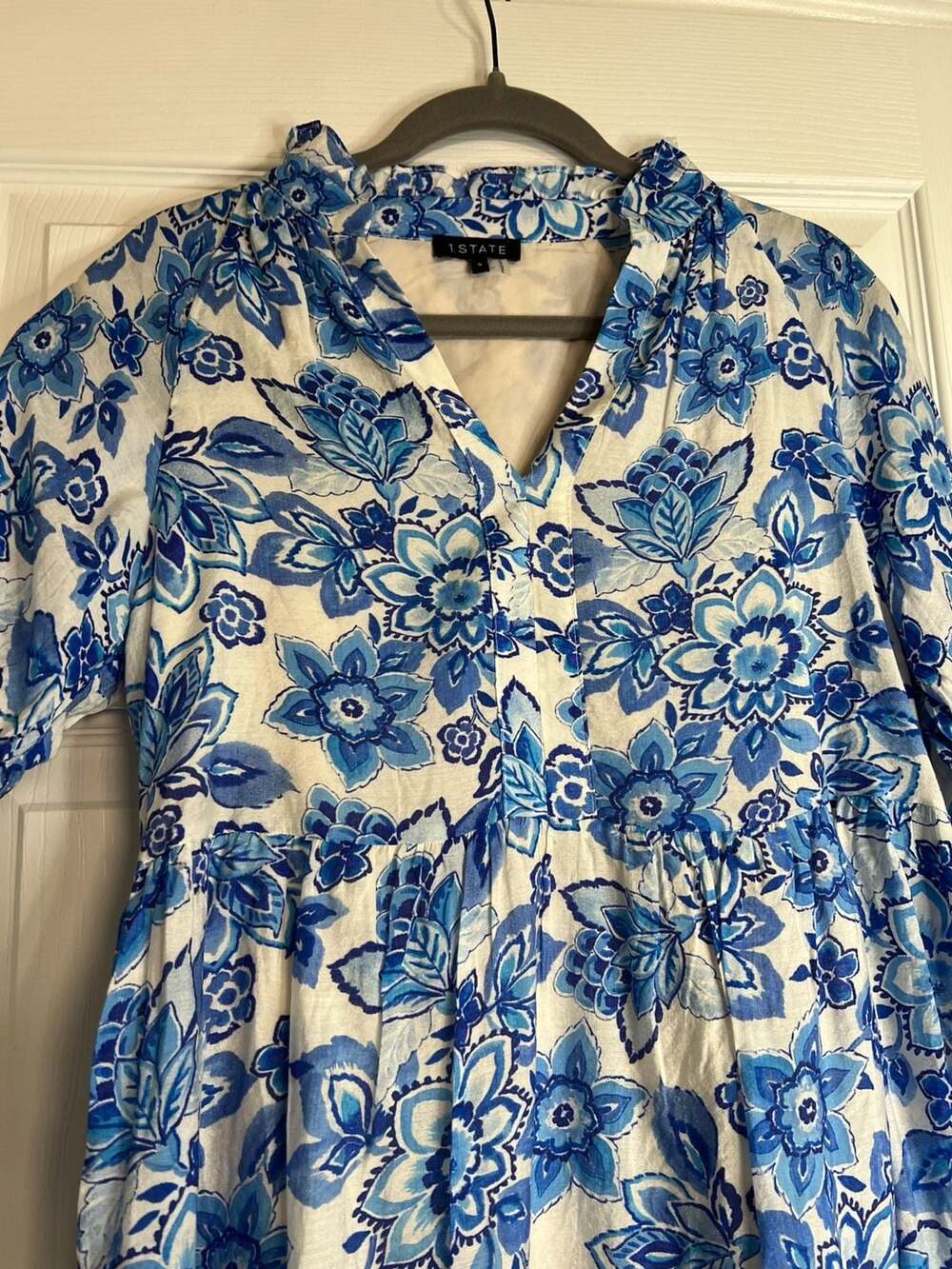 1.STATE Blue and White Floral Tiered Puff Sleeve Mini Dress - Picture 5 of 7